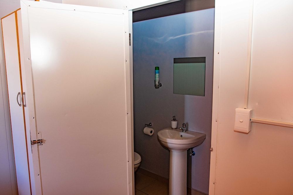 Tina Guesthouse Standard Twin Room 6