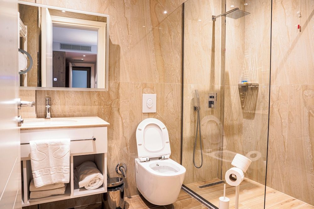 Hotel Amfora Basic Double or Twin Room 8