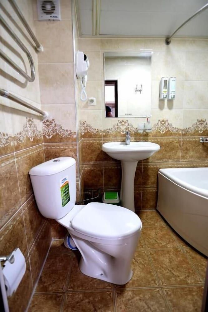 HOTEL PLAZA 777 Deluxe Twin Room, City View 7