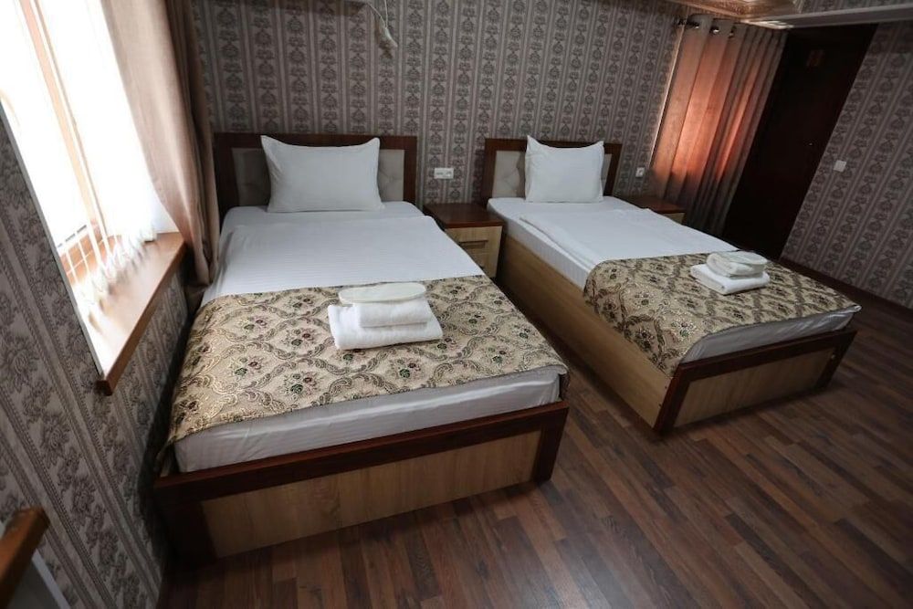 HOTEL PLAZA 777 Deluxe Twin Room, City View 2