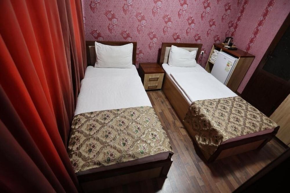 HOTEL PLAZA 777 Basic Twin Room, City View 3