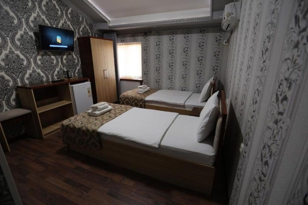 HOTEL PLAZA 777 Basic Twin Room, City View 4