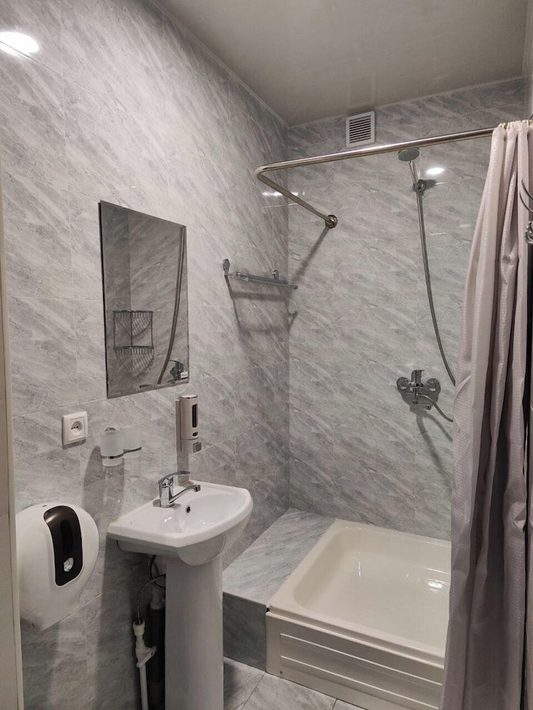 The RISE Economy Triple Room 3