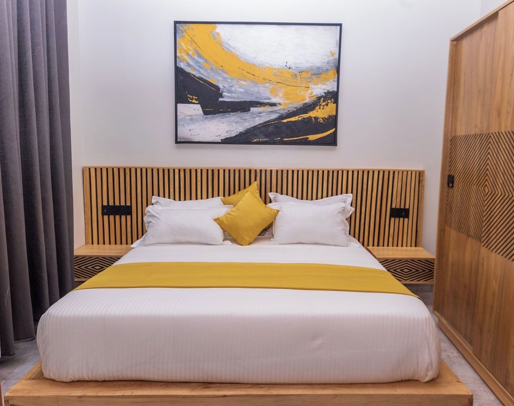 Serene Apartment Deluxe Apartment, 2 Bedrooms, Balcony, City View 3