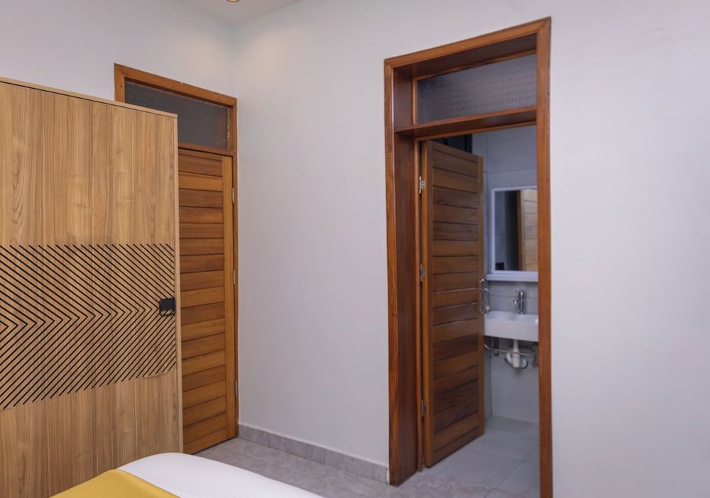 Serene Apartment Deluxe Apartment, 2 Bedrooms, Balcony, City View 8