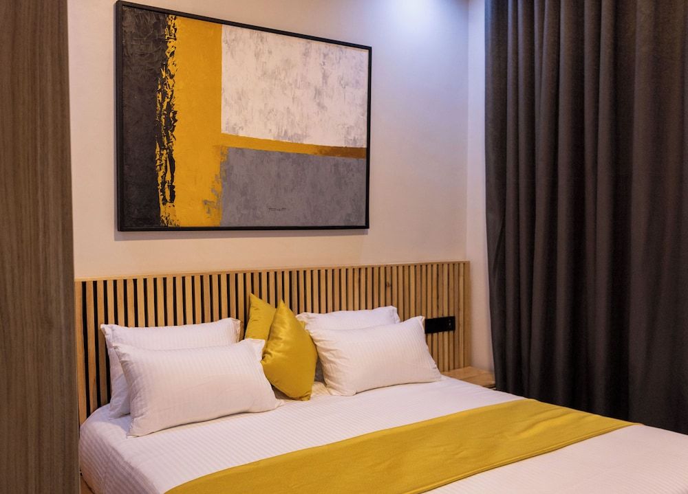 Serene Apartment Deluxe Apartment, 2 Bedrooms, Balcony, City View 4