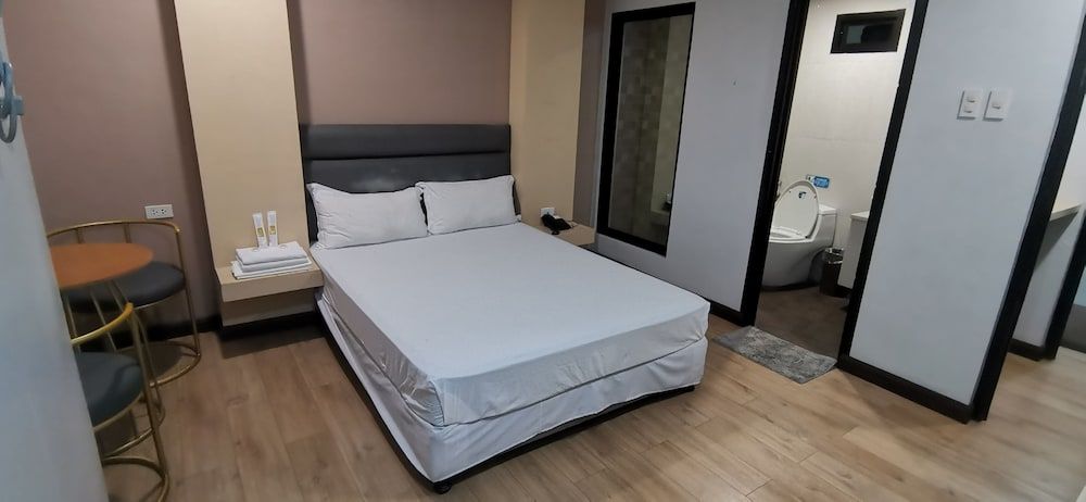 Belvilla Angeles Pampanga Near Clark International Airport Formerly Boss Hotel Economy Double Room