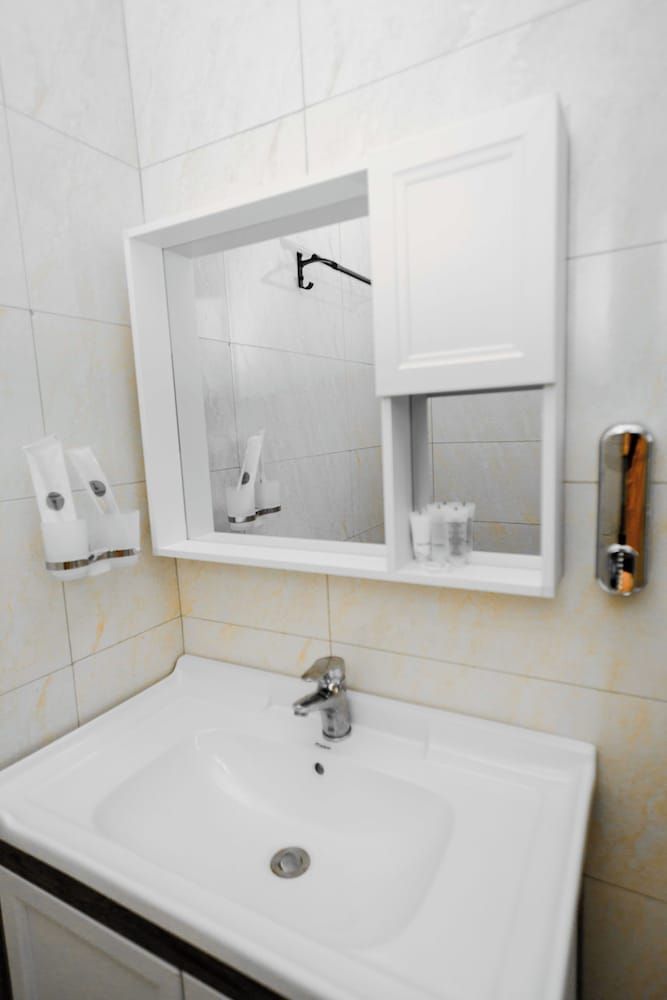 Joy Inn Hotel Comfort Double Room, Balcony, City View 24