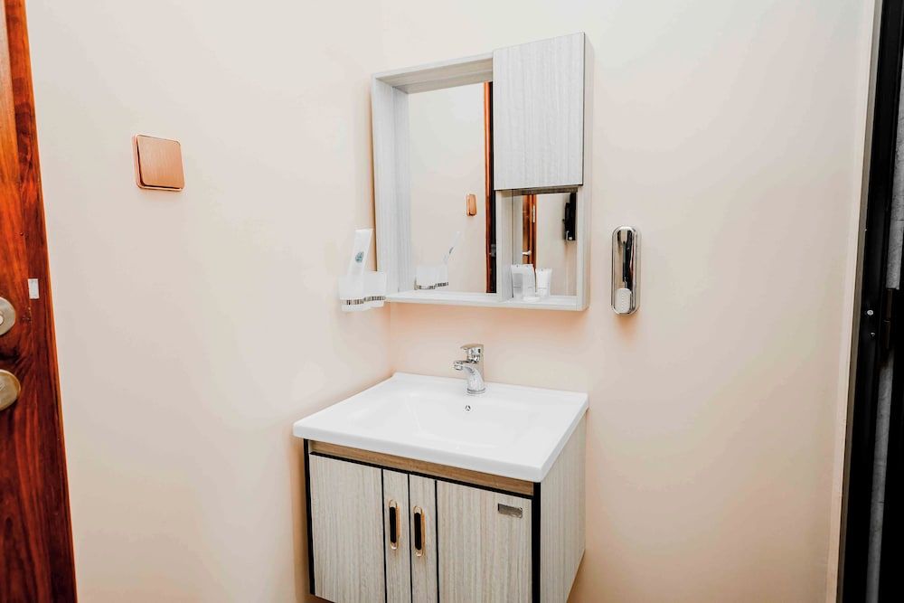 Joy Inn Hotel Classic Single Room, Balcony 28