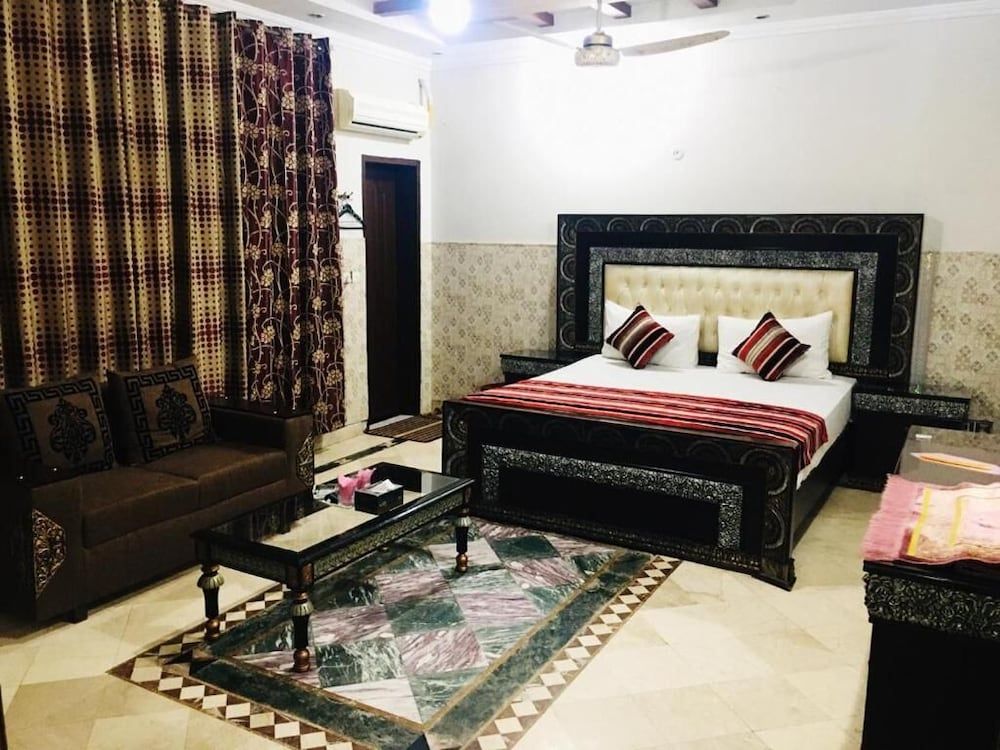 Hotel Moon Palace Deluxe Double Room 5