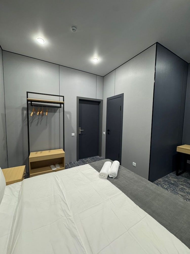 Home Inn Comfort Double Room, City View 4