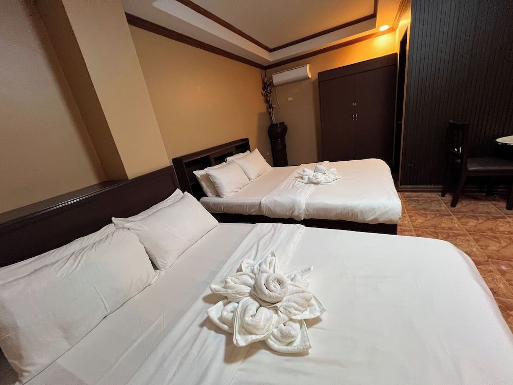 Rossa Hotel Family Room 4