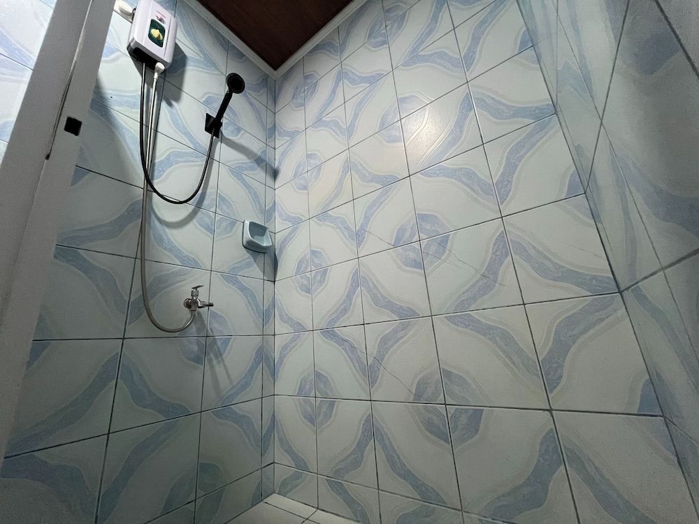 Rossa Hotel Deluxe Room 16