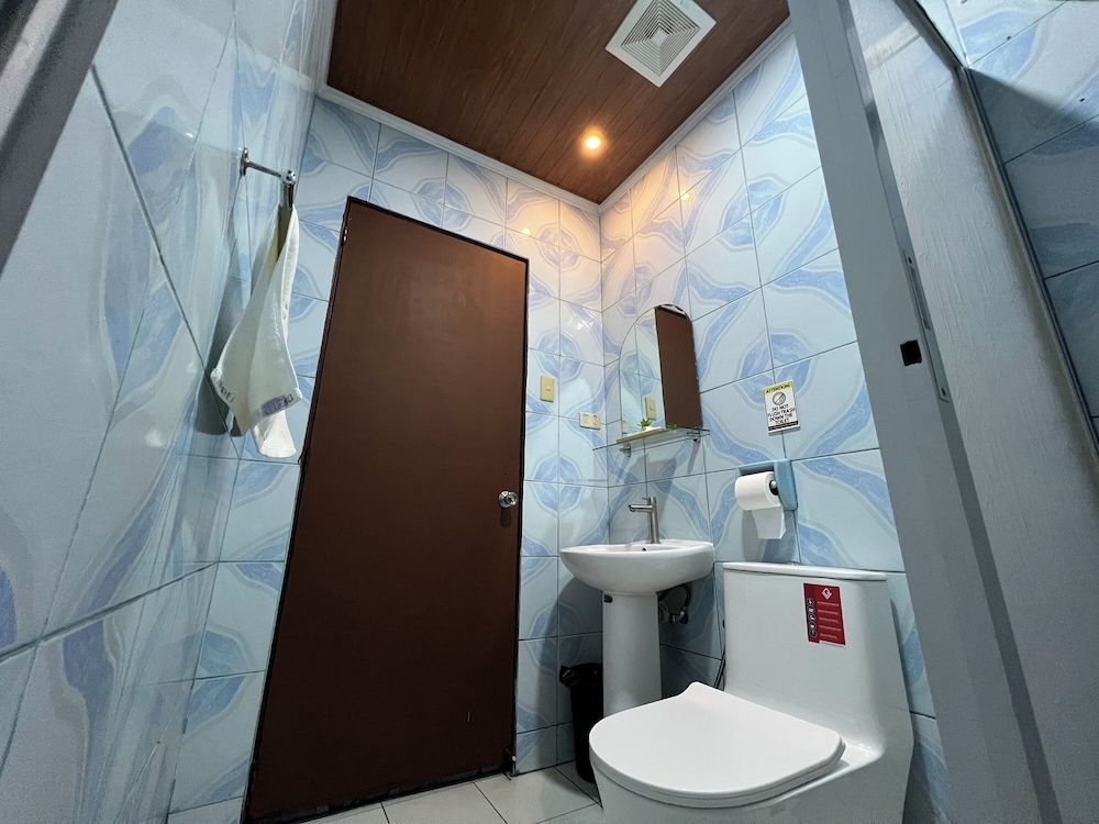 Rossa Hotel Deluxe Room 12