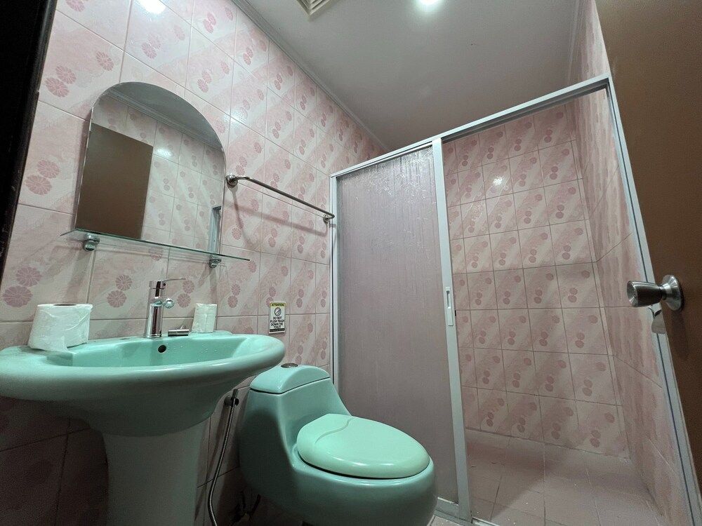 Rossa Hotel Family Room 11