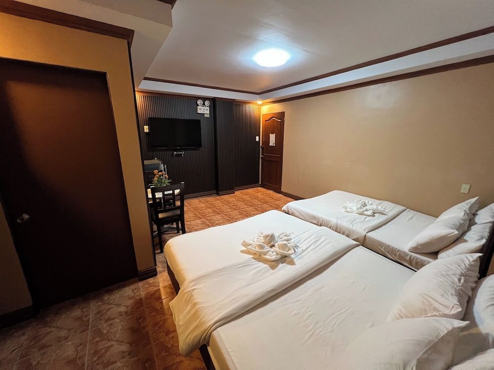 Rossa Hotel Family Room 3