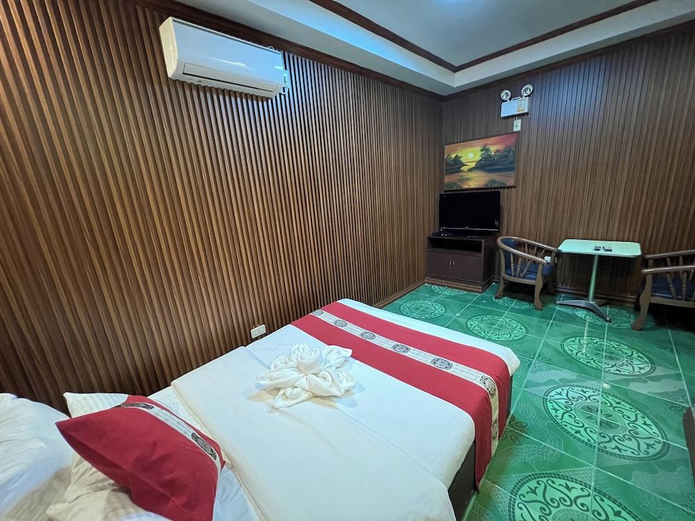 Rossa Hotel Deluxe Double Room 3