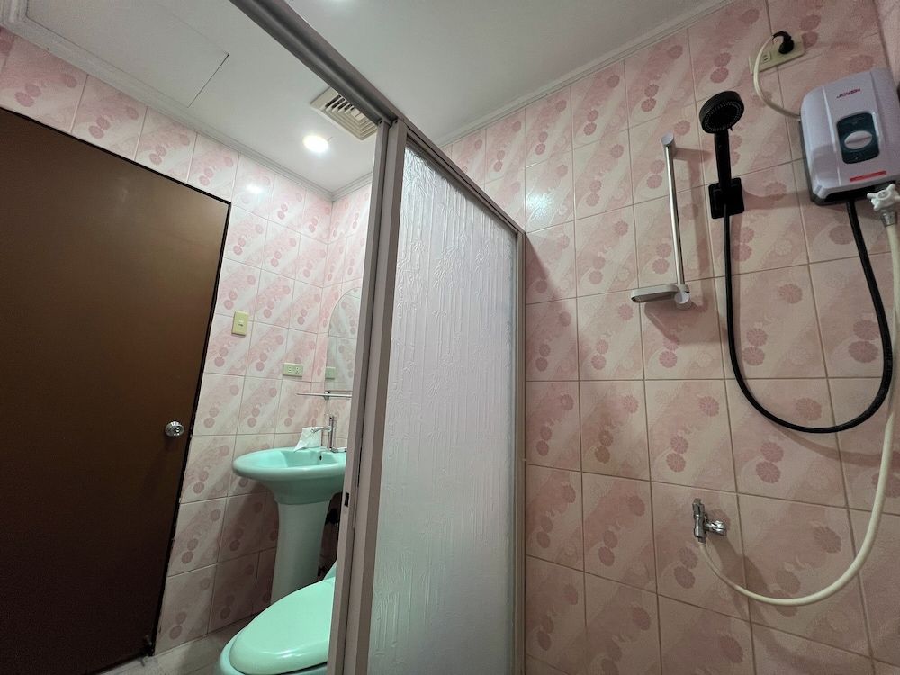 Rossa Hotel Family Room 8