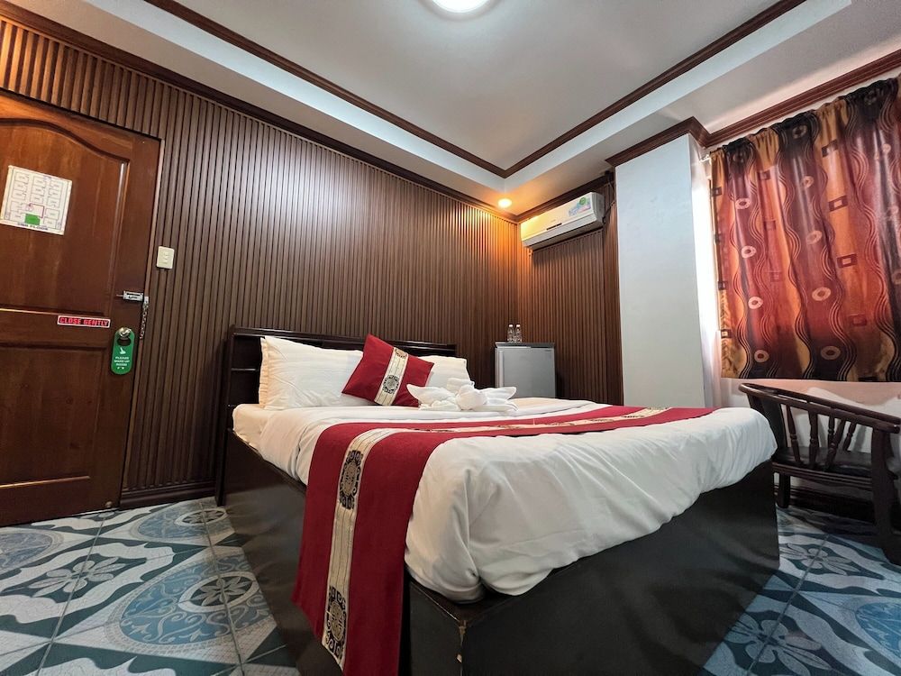 Rossa Hotel Deluxe Room