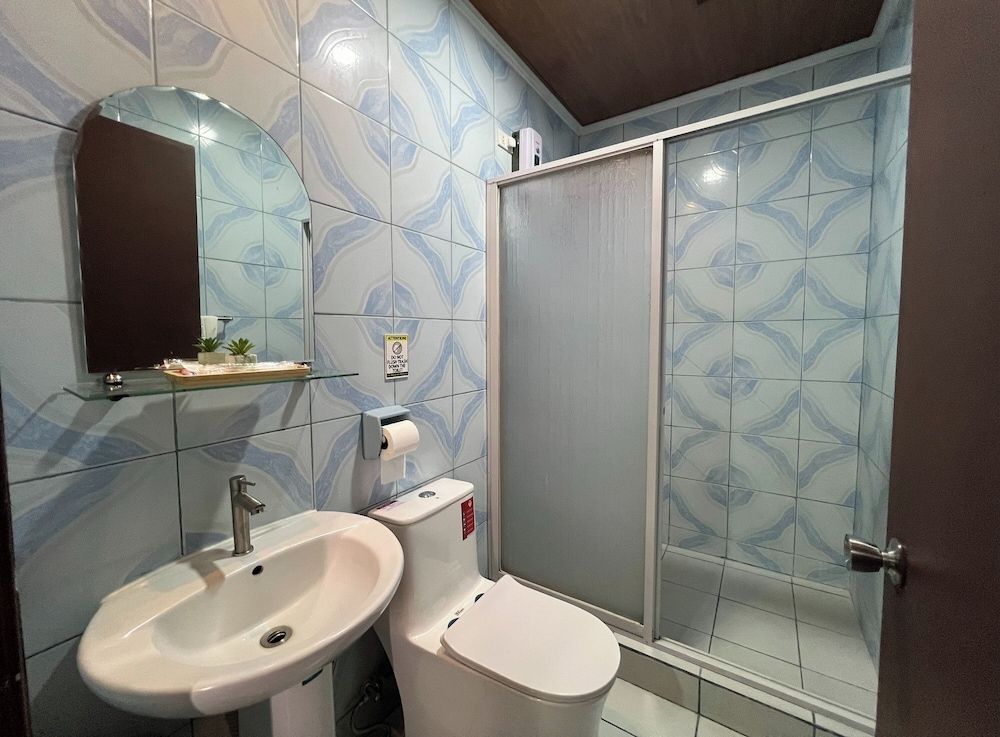 Rossa Hotel Deluxe Room 14