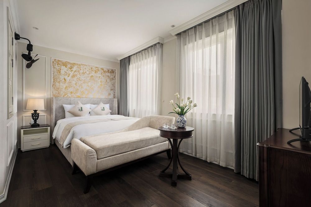 Jade Boutique Hotel Deluxe Double Room, City View