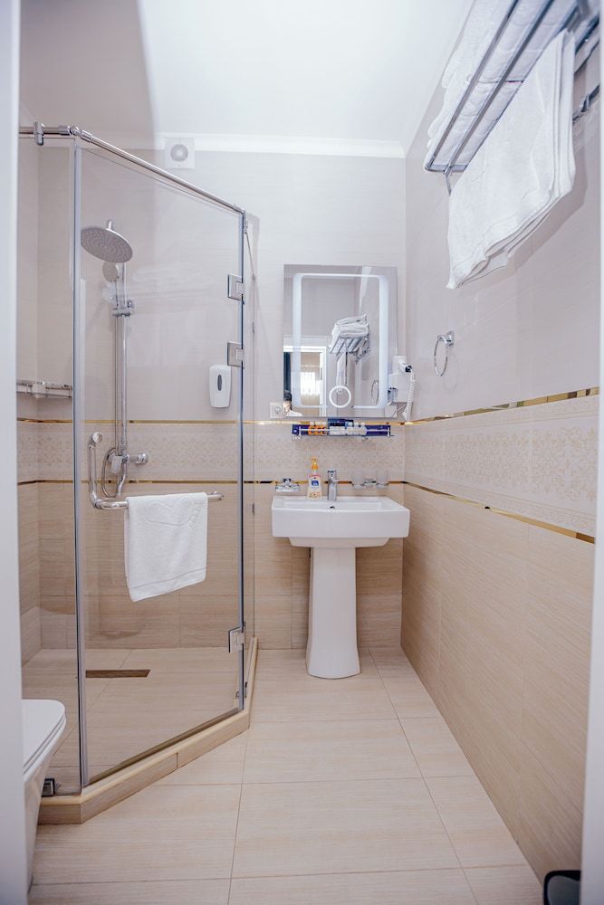 SILK ROAD EMPIRE HOTEL Double or Twin Room, City View 9