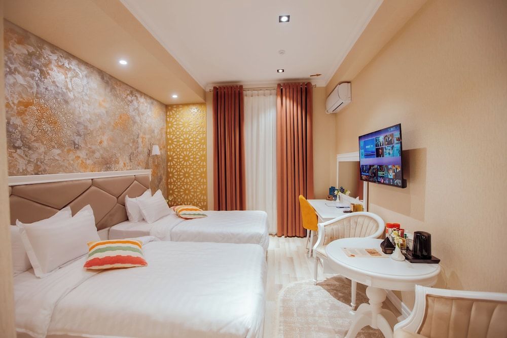 SILK ROAD EMPIRE HOTEL Double or Twin Room, City View 3