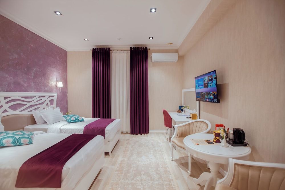 SILK ROAD EMPIRE HOTEL Double or Twin Room, City View 2