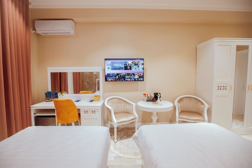 SILK ROAD EMPIRE HOTEL Double or Twin Room, City View 6