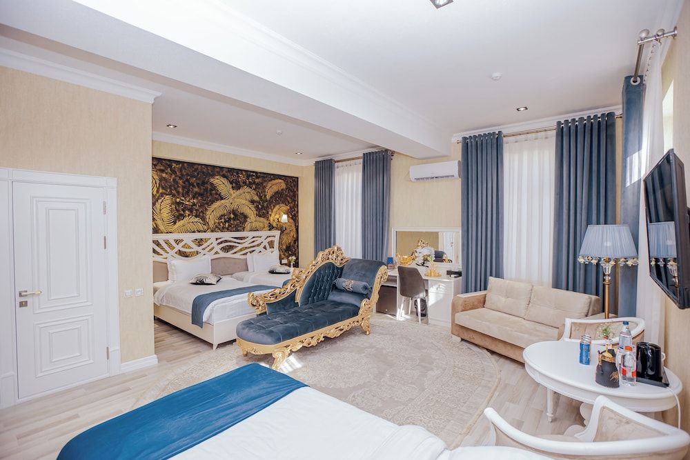 SILK ROAD EMPIRE HOTEL Triple Room, Non Smoking, City View 3