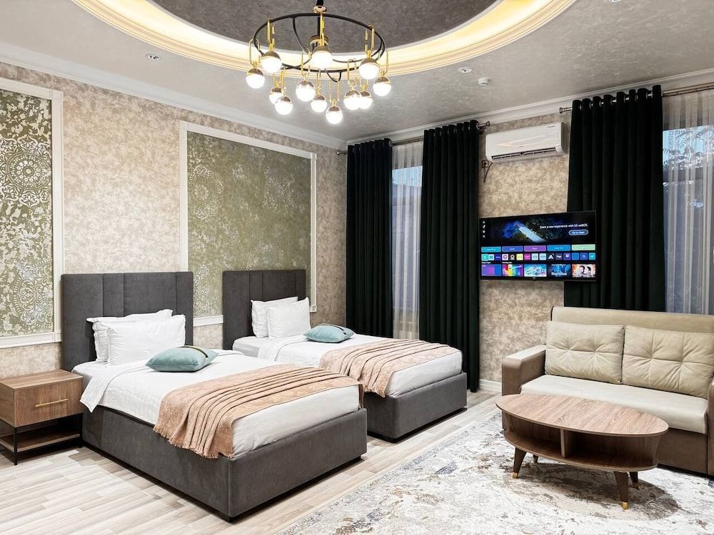 SILK ROAD EMPIRE HOTEL Quadruple Room, Air conditioning, City View 3