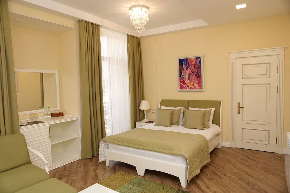 ILK INN HOTEL Deluxe Double Room, Balcony, City View