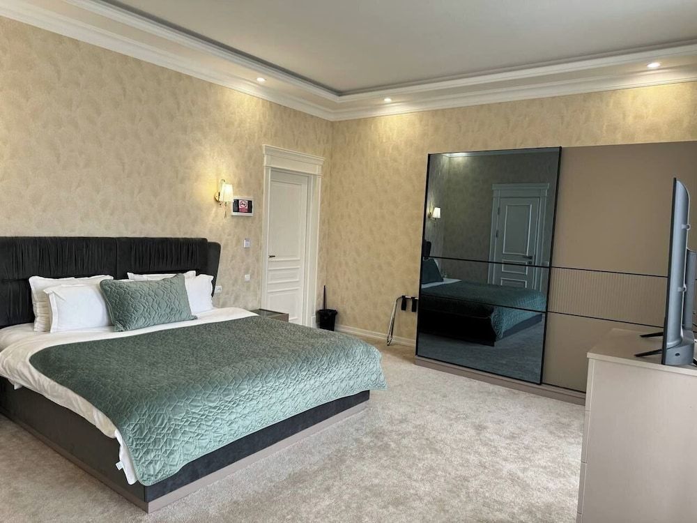 al Madina Hotel Samarkand Deluxe Double Room, Lanai, City View 2