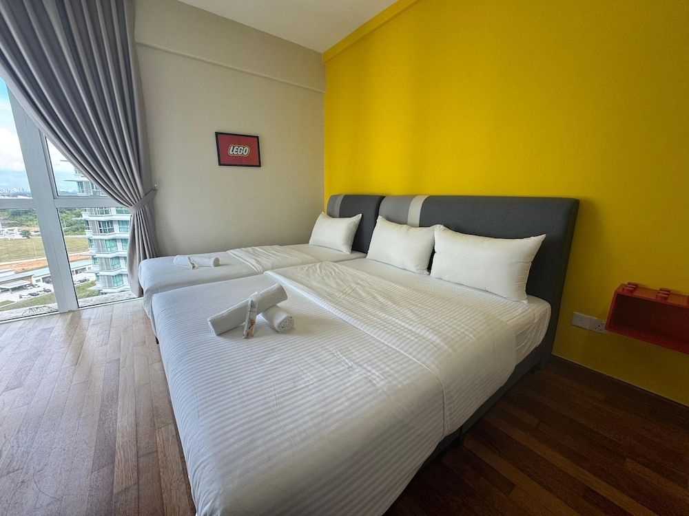 Medini Signature by SR Home