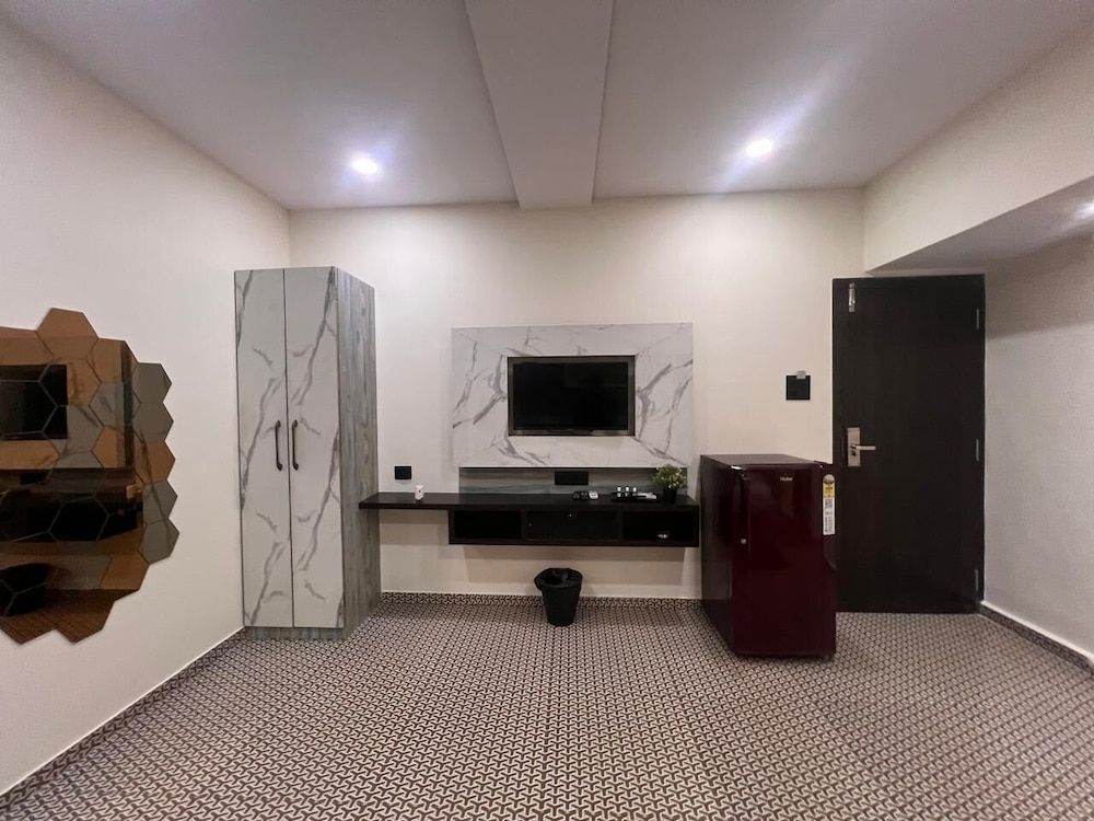 Hotel New Diamond By Glitz Hotels