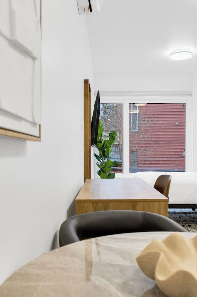 Le Mystral Junior Studio 11