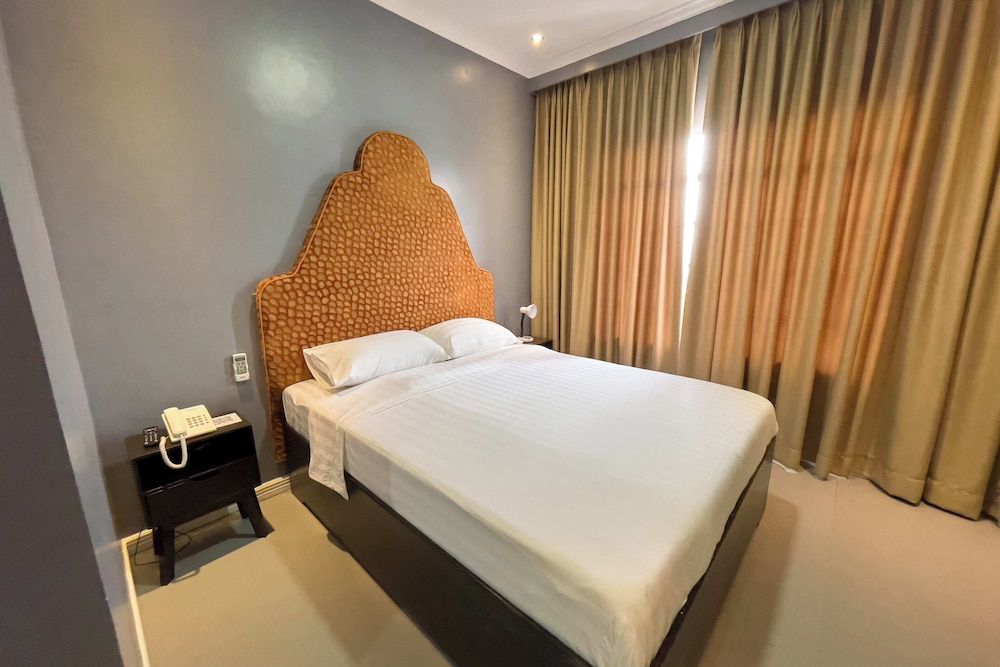 B Hotels Angeles City Deluxe Double Room 3