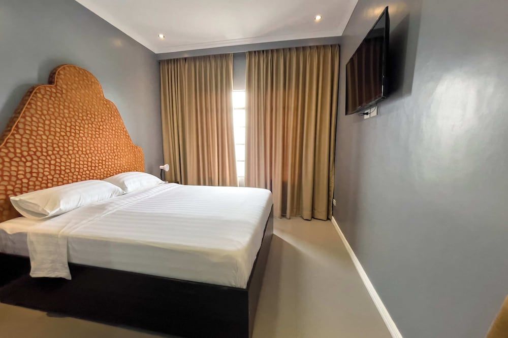 B Hotels Angeles City Deluxe Double Room 5