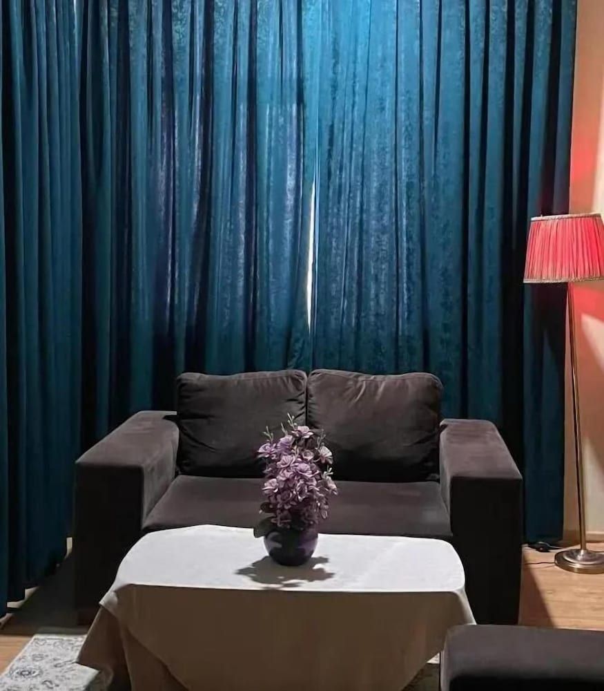 Grand Mirror Hotel Family Room, City View 7