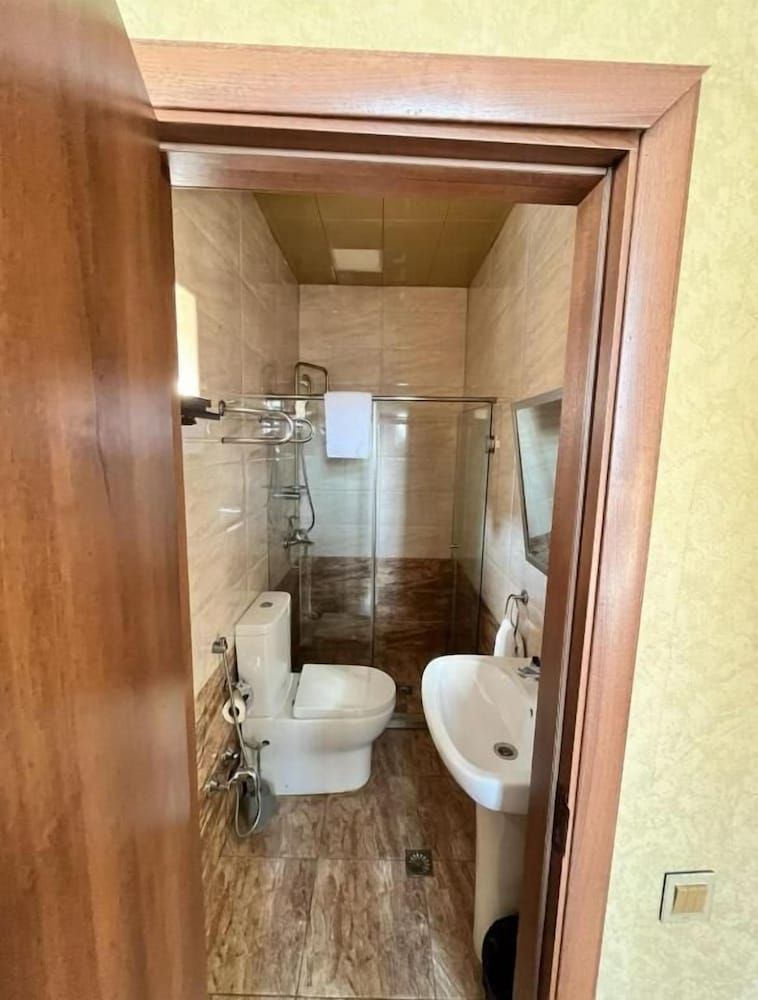 Grand Mirror Hotel Family Room, City View 2