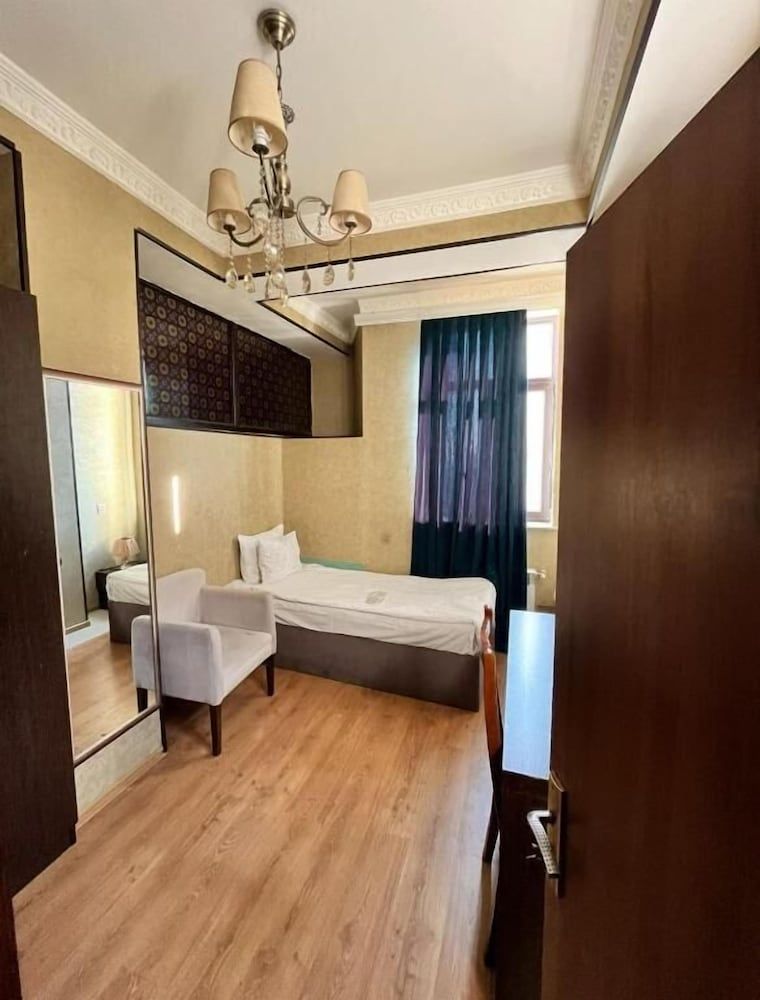 Grand Mirror Hotel Deluxe Single Room, City View 2