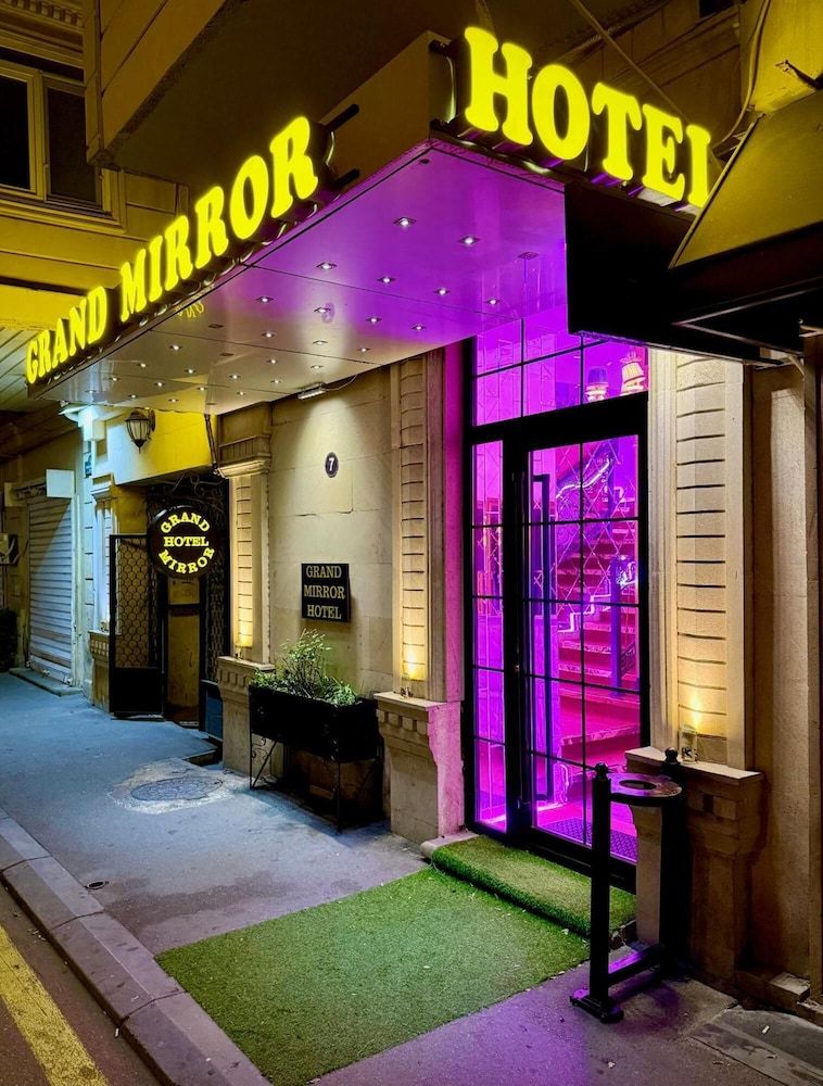 Grand Mirror Hotel
