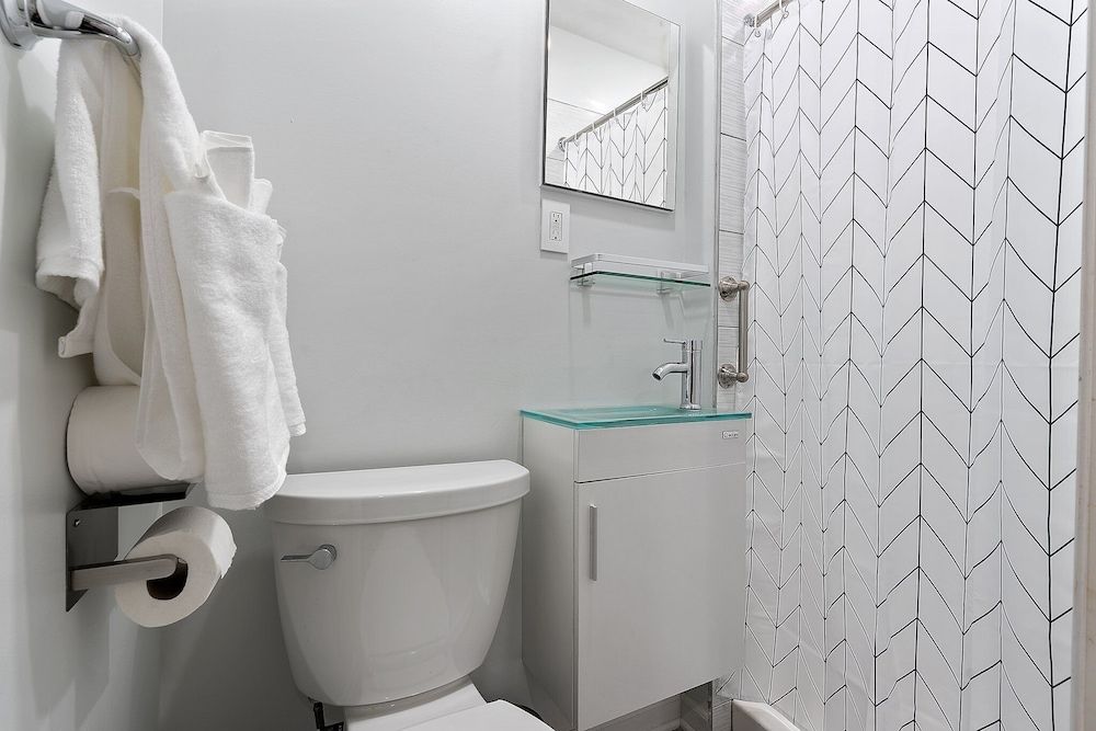 Ututu Stay West Deluxe Studio 5