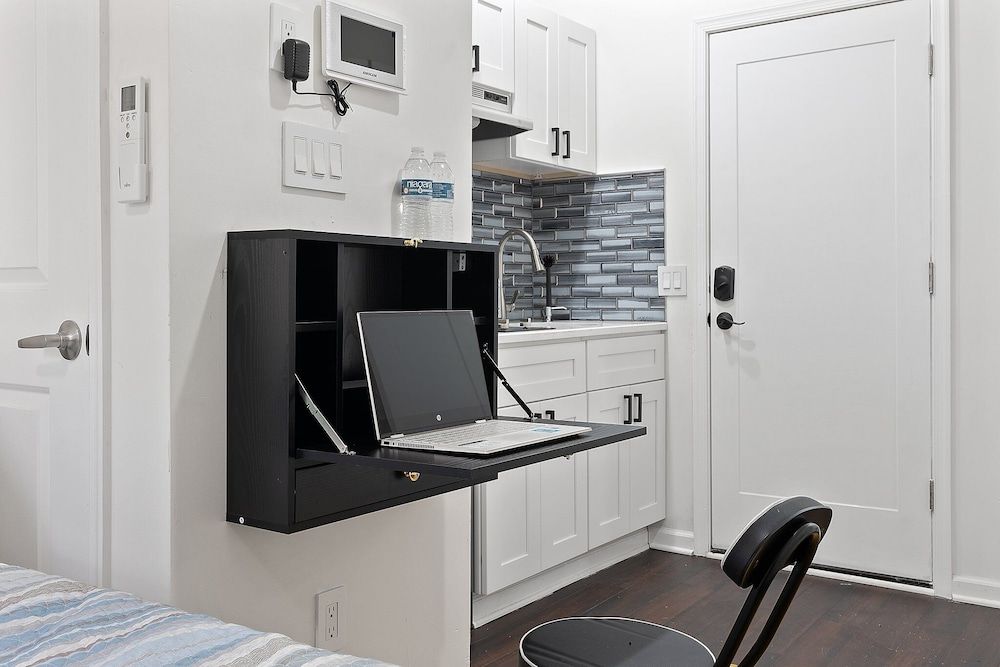 Ututu Stay West Deluxe Studio 13