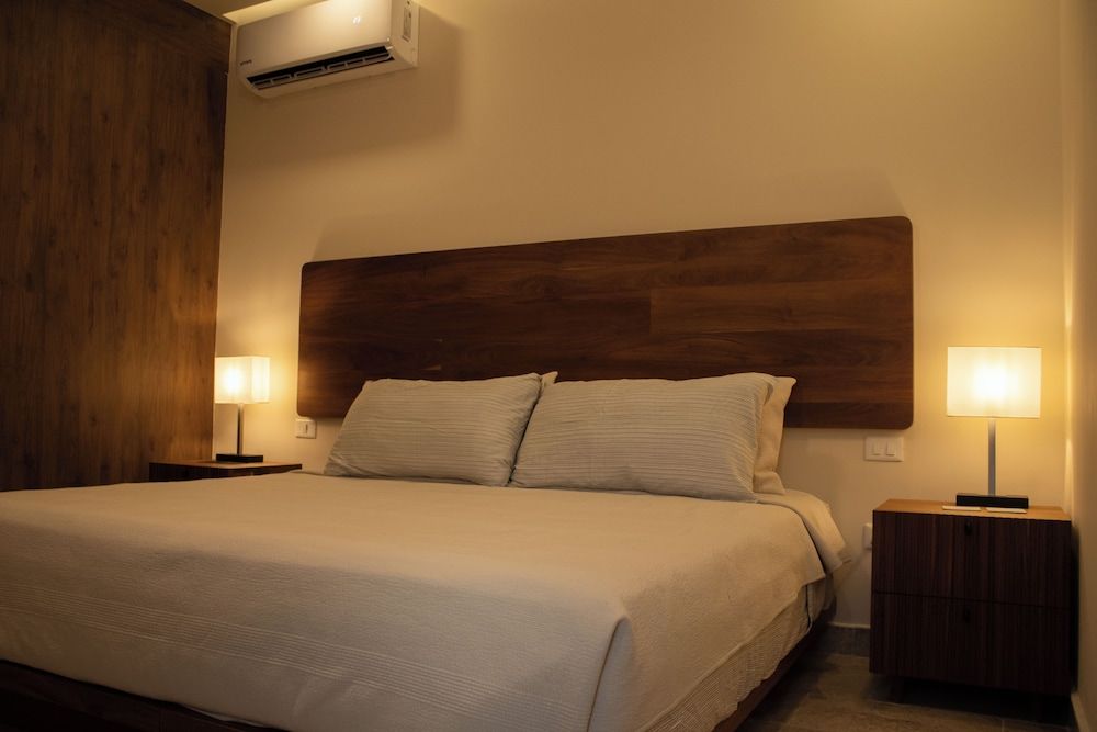 Paravian 504 2BR Condo Playa del Carmen Comfort Apartment, Balcony 3