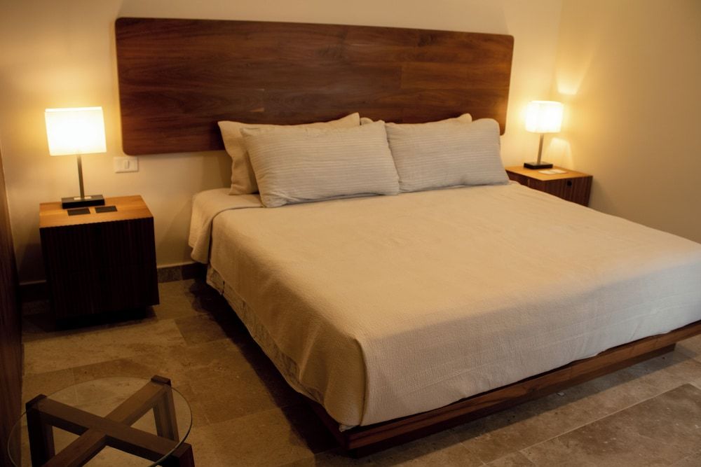 Paravian 504 2BR Condo Playa del Carmen Comfort Apartment, Balcony 7