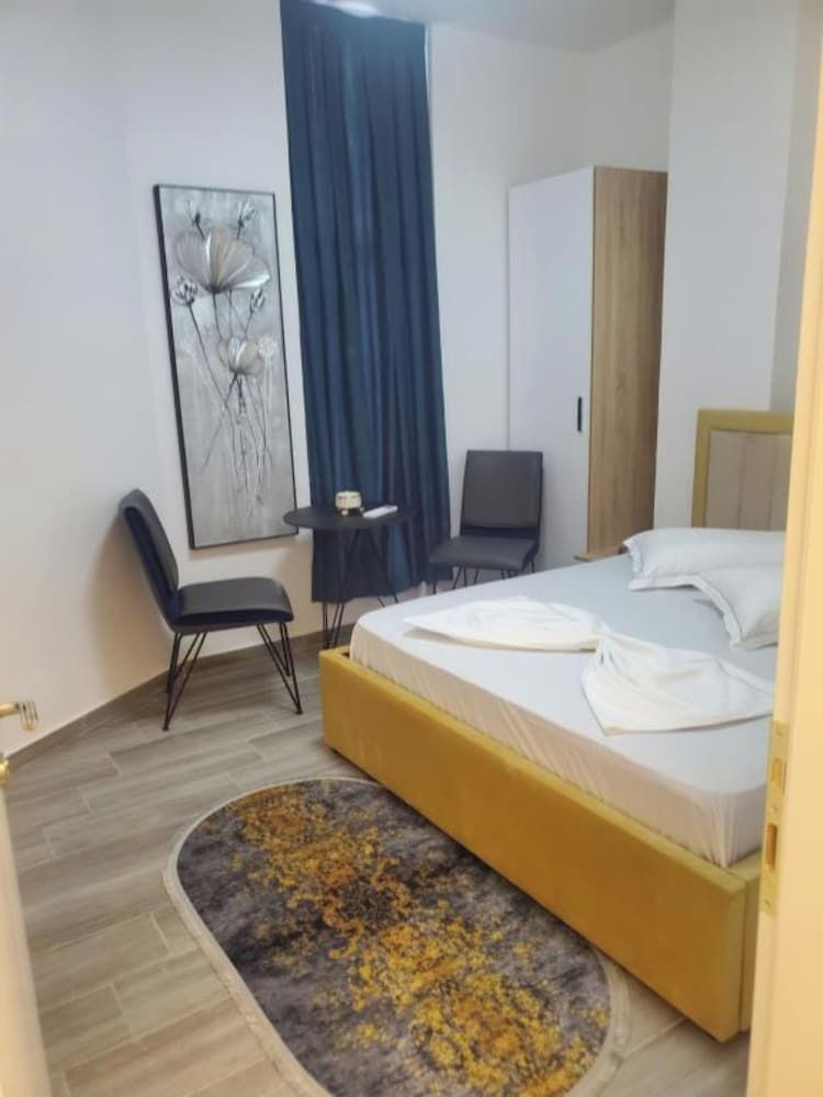 BS Hotel Deluxe Double Room 5