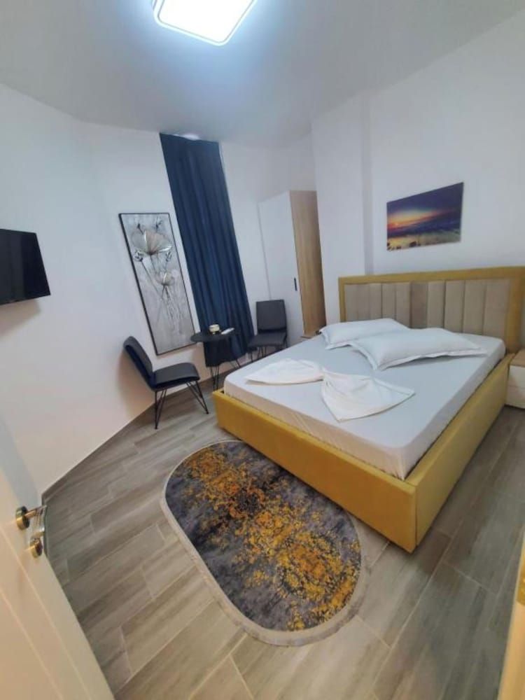 BS Hotel Deluxe Double Room 4