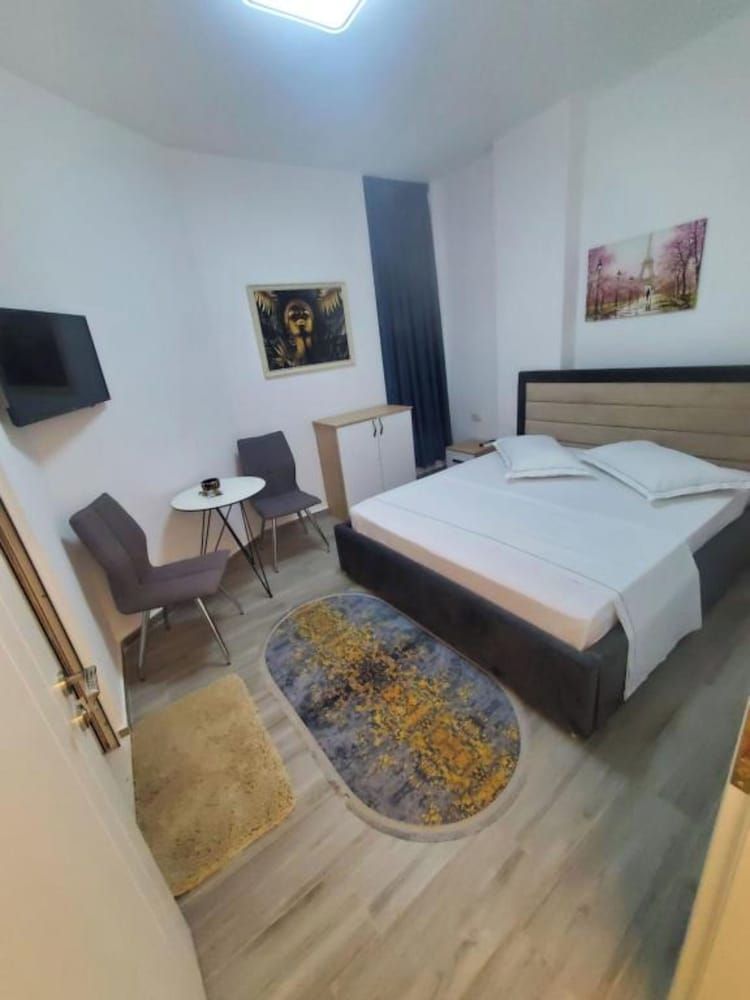 BS Hotel Deluxe Double Room 10