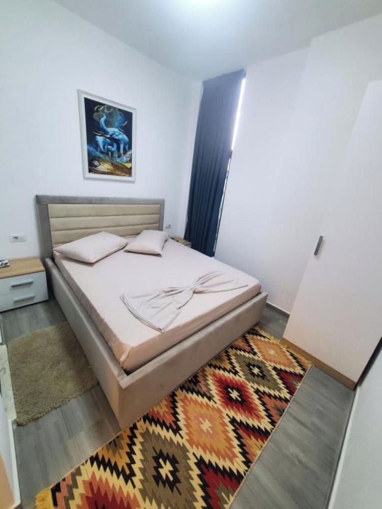 BS Hotel Deluxe Double Room 9